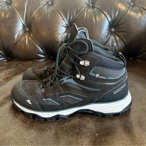 Decathlon Quechua Men's Black and Gray Athletic Shoes size 7.5